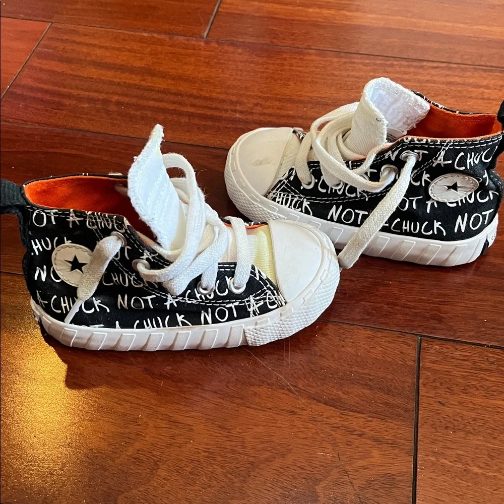 Converse Black and White Sneakers Size 6 Preloved